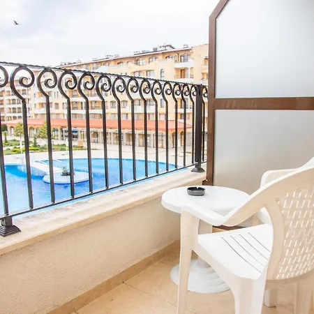 Sunny In A Complex With A Pool And Gym By Flаt Manаger