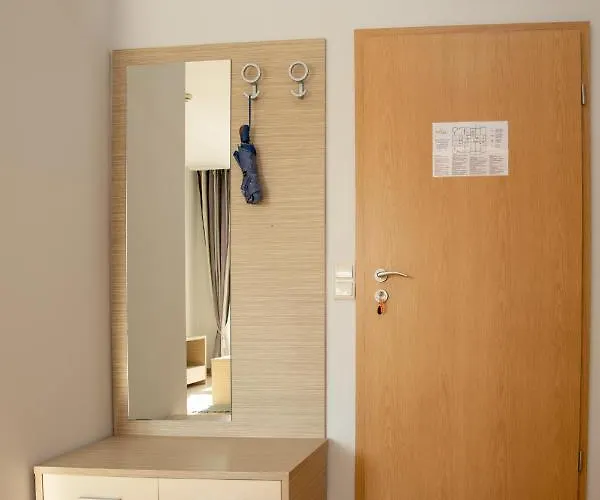 Sunny In A Complex With A Pool And Gym By Flаt Manаger Słoneczny Brzeg