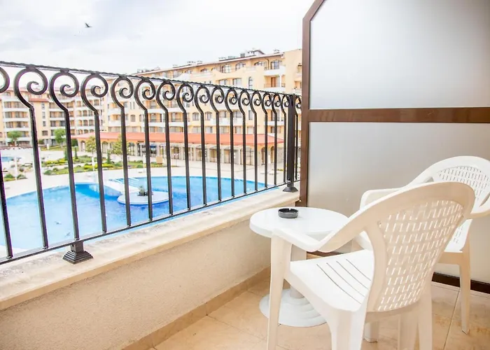 Sunny In A Complex With A Pool And Gym By Flаt Manаger